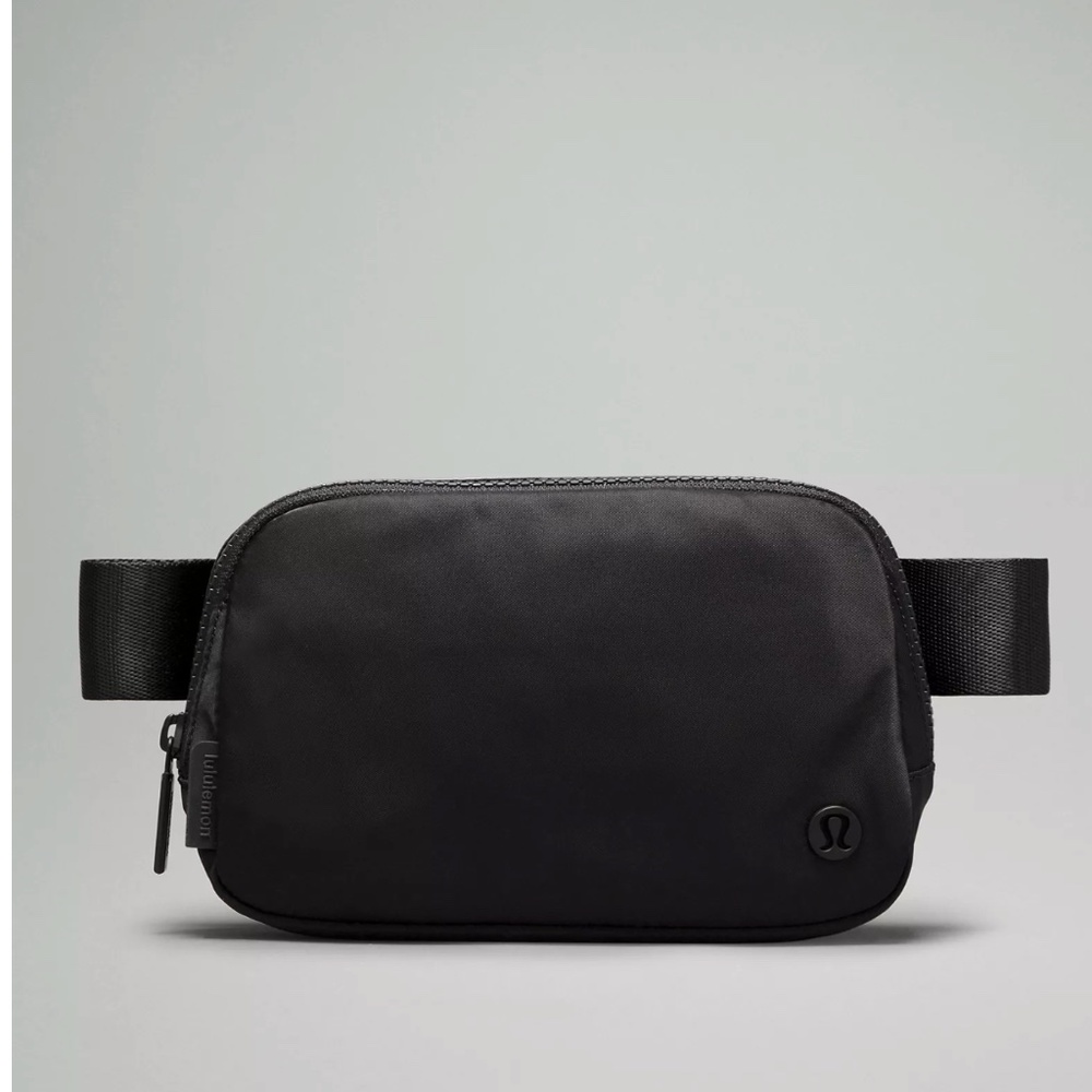 Lululemon belt bag